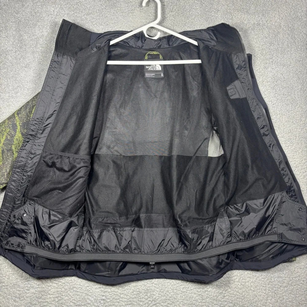 The North Face Mens Green Snakeskin Print Hooded Shell Jacket Size M 1843